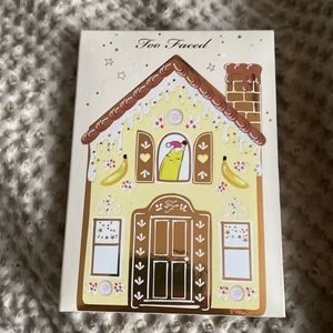 Too Faced TOTALLY BANANAS